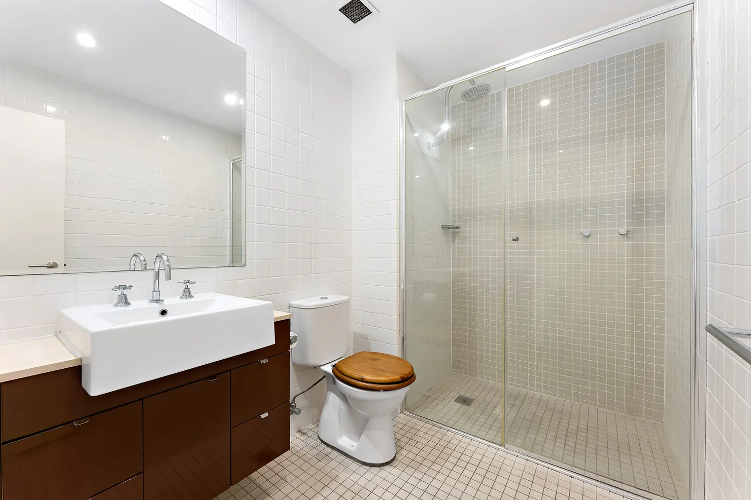 22e23b64-f13d-2348-463b-57cf071ef4dc