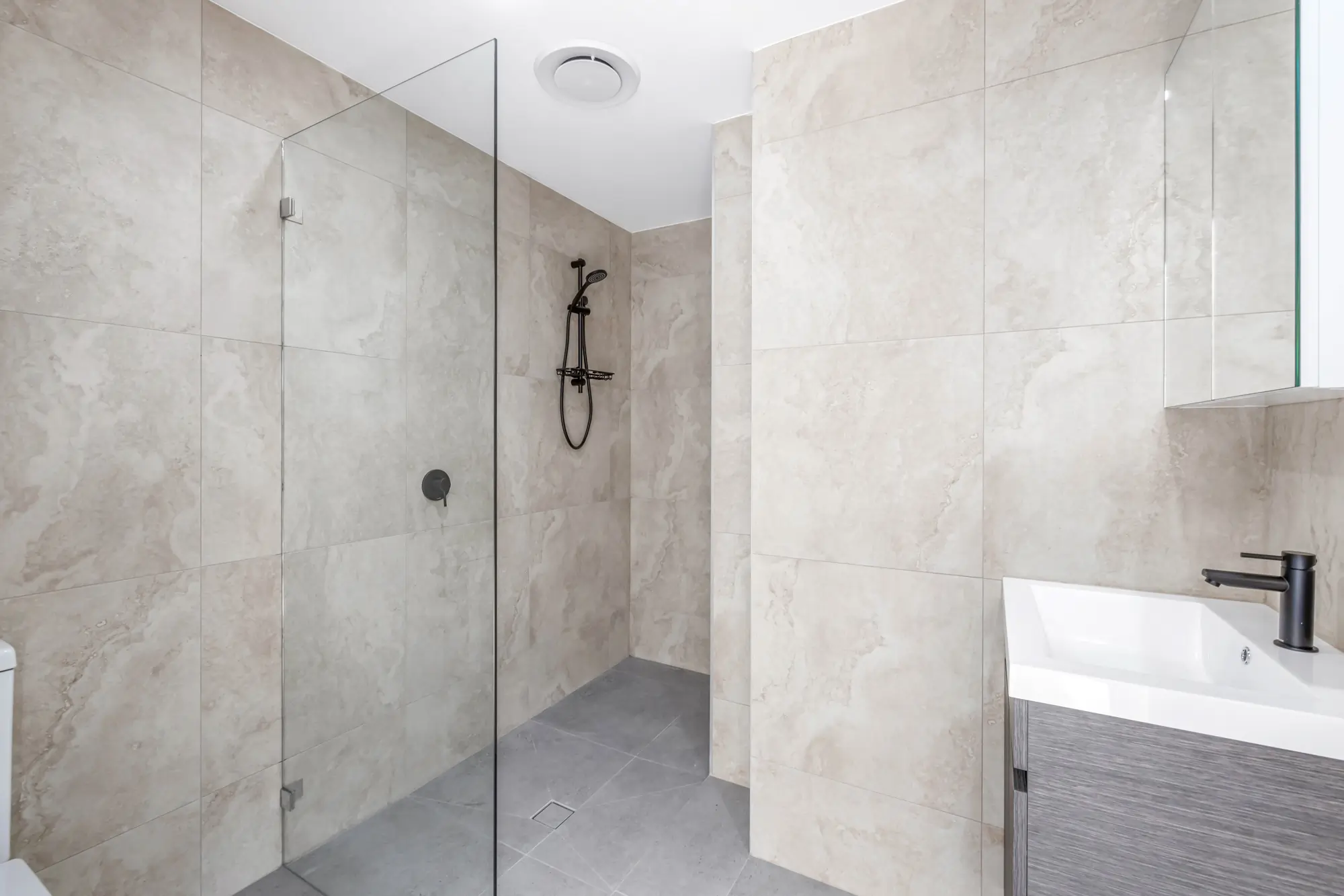 41f3a4d9-c597-55be-016b-a9e32d60eb0d