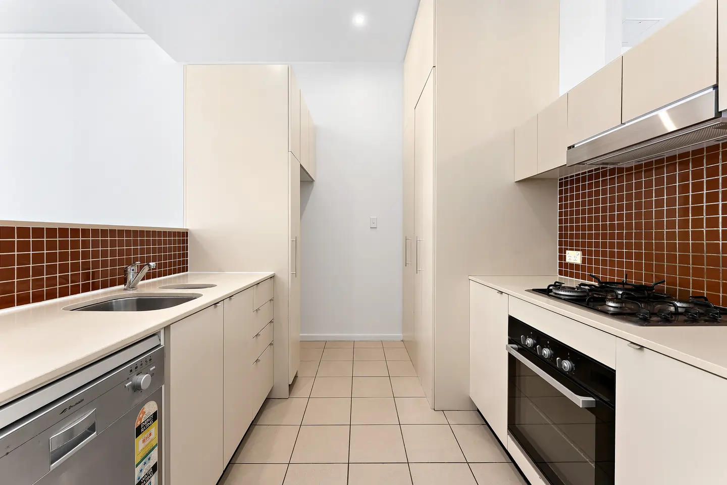 4f5855a0-7930-f3d2-2e76-7edf08c248e7