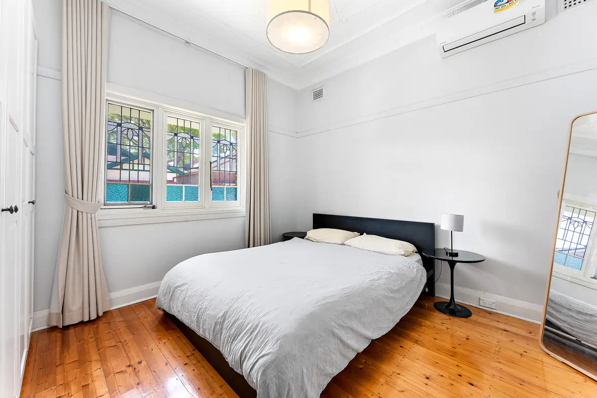 c77f34e3-dd71-5e89-897b-d3e8f5e50287