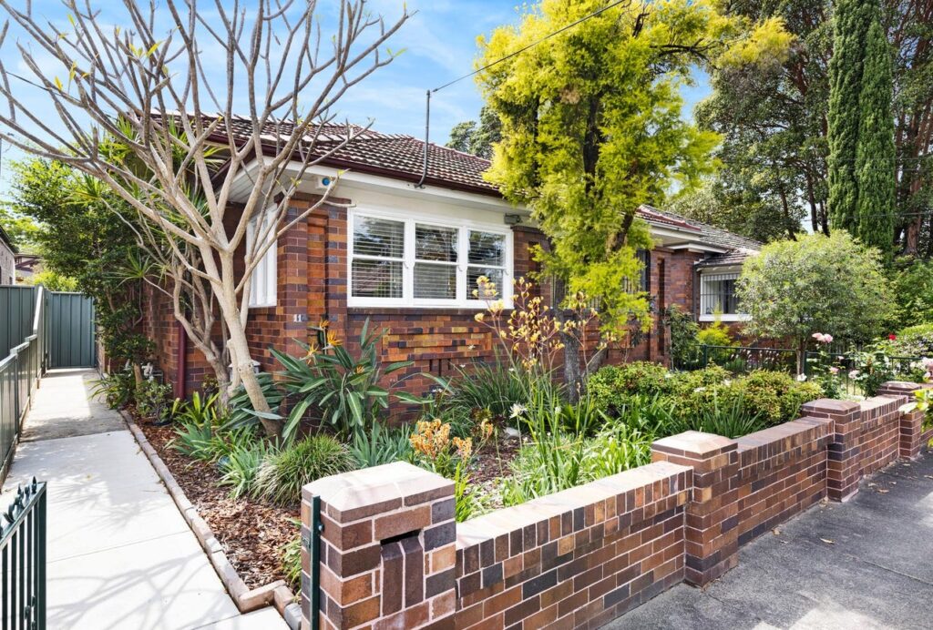 11 Hollands Avenue, Marrickville, NSW 2204